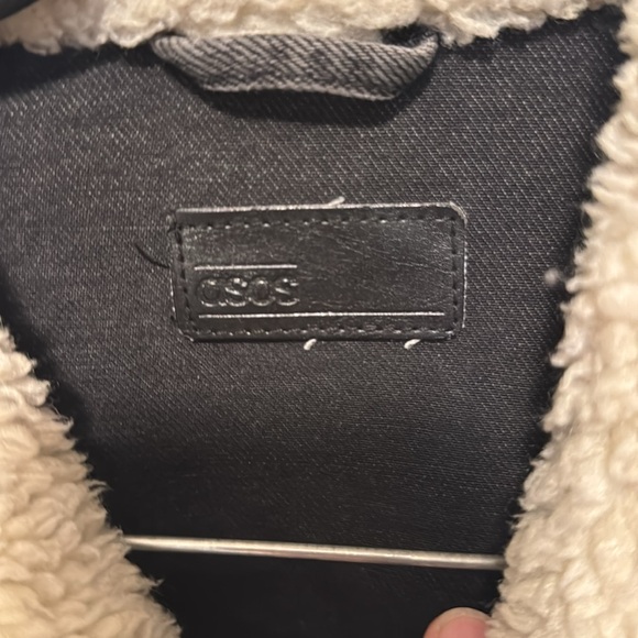 ASOS oversized Black Denim Jacket with Sherpa Lining - Picture 3 of 4